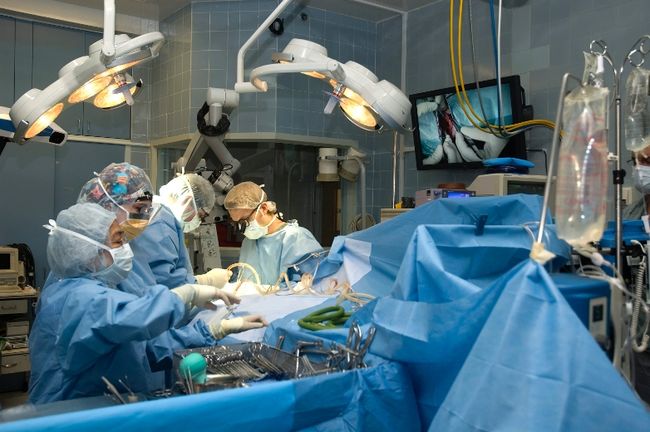 Les patients qui devaient être opérés aux yeux sont mis sur une liste d’attente