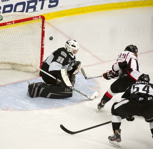 Les Huskies freinent l’Armada
