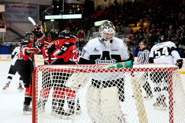 L'Armada retrouve les Voltigeurs