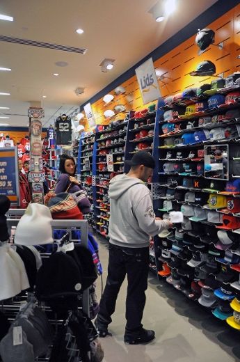 Les magasins de sports gardent la cote