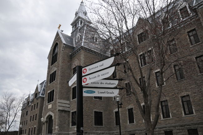 Le Collège rapatrie des archives de 1719