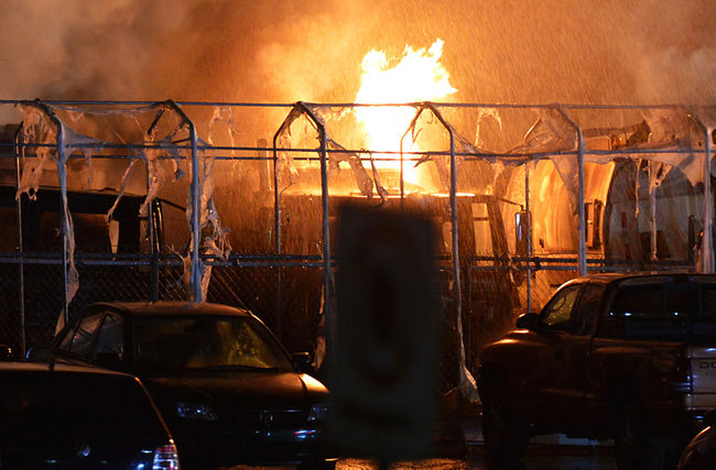 Incendie criminel dans un stationnement à Boisbriand