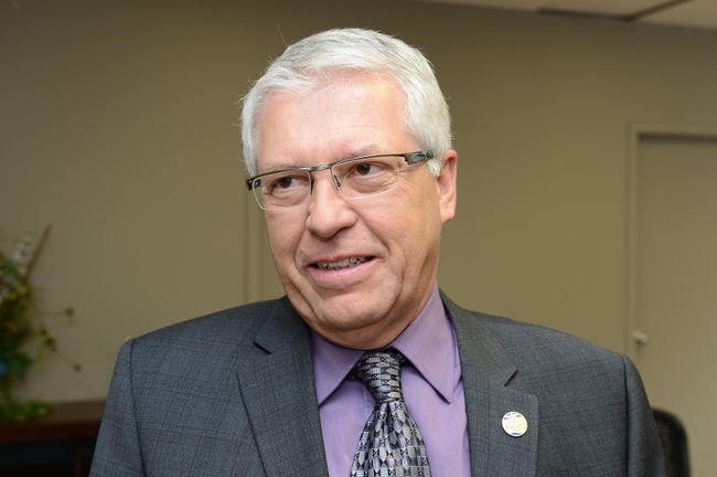 Charte: Daniel Ratthé se situe entre le PQ et la CAQ
