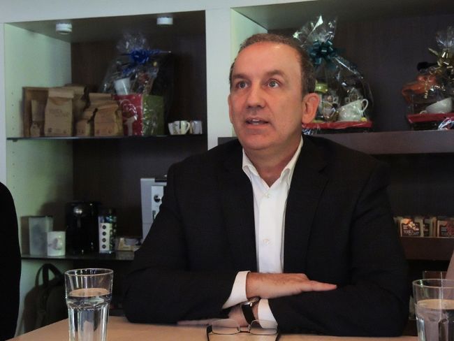 La réponse de Claude Surprenant à  Martine Desjardins : «Je lui conseille de s’occuper des familles».