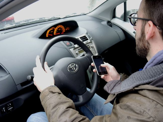 La police veut éradiquer l'usage du cellulaire au volant