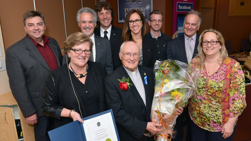 Sainte-Thérèse nomme le prêtre Pierre Bergevin Citoyen d'honneur 2015
