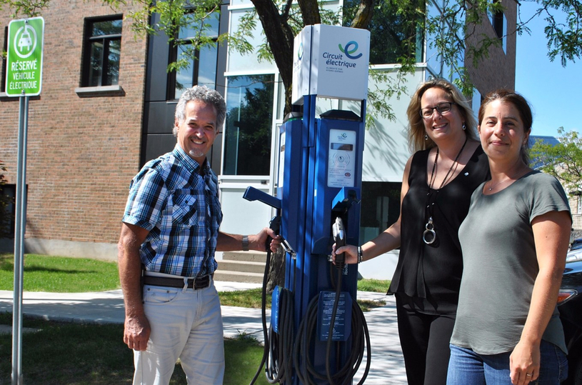 Mise en service de bornes de recharge publiques pour véhicules électriques