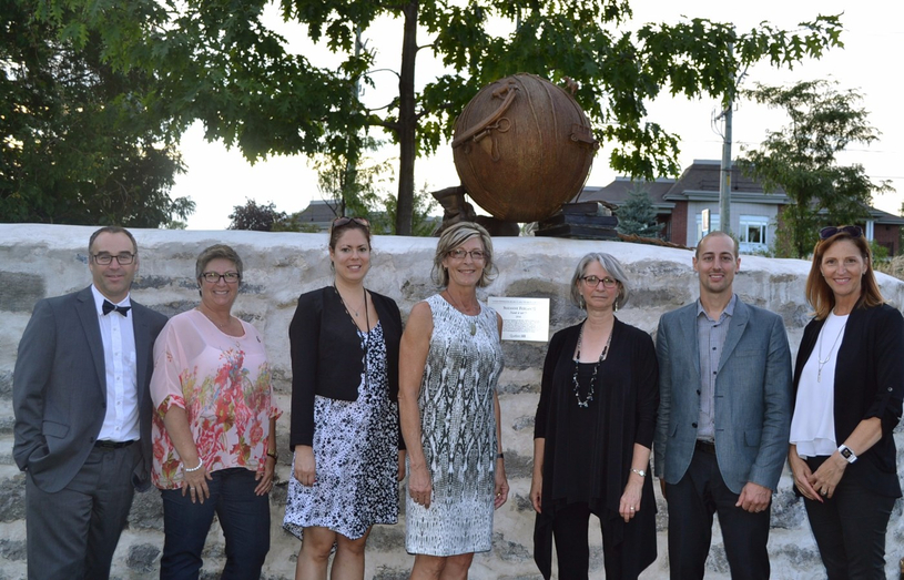 Inauguration d’une œuvre de Suzanne Ferland au domaine Garth passé à venir, un hommage au riche passé du domaine 