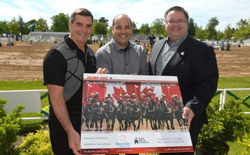 Spectacle du Carrousel de la Gendarmerie royale du Canada au Parc Équestre de Blainville
