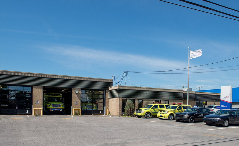 Des pompiers en garde interne au poste d’incendie du secteur de Saint-Janvier 