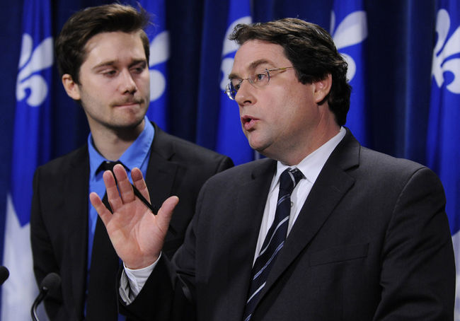 Le gouvernement du Québec dépose un projet de loi pour favoriser le vote des jeunes dans les cégeps et les universités