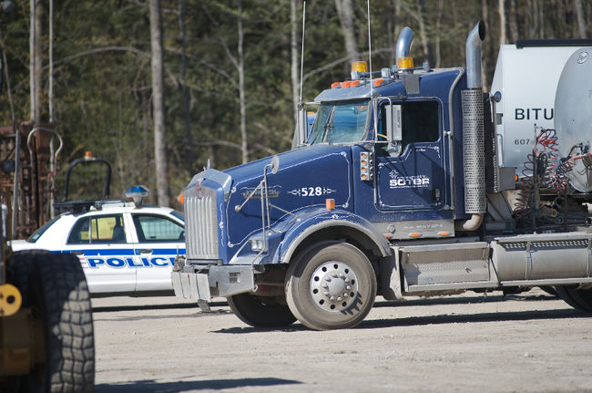 Un travailleur se brûle au visage avec du bitume à Laval