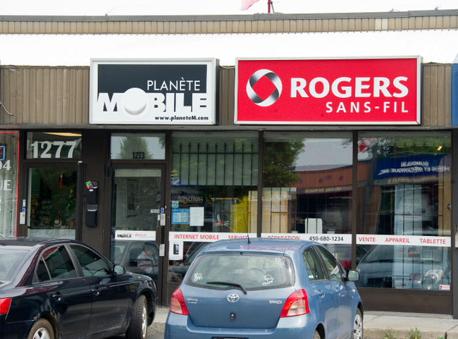Des voleurs dérobent des téléphones cellulaires