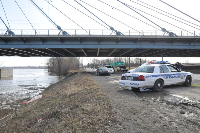 Un corps retrouvé sous le pont de l'autoroute 25