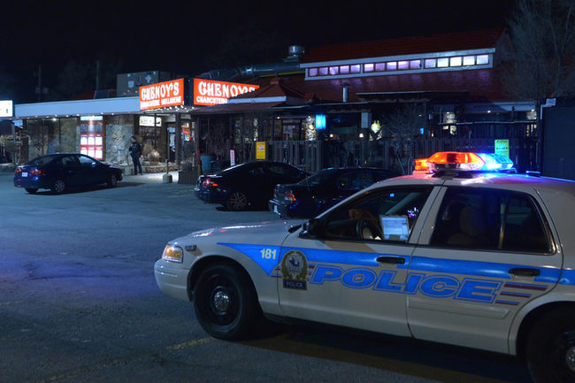 Coups de feu dans le stationnement d’un restaurant à Chomedey