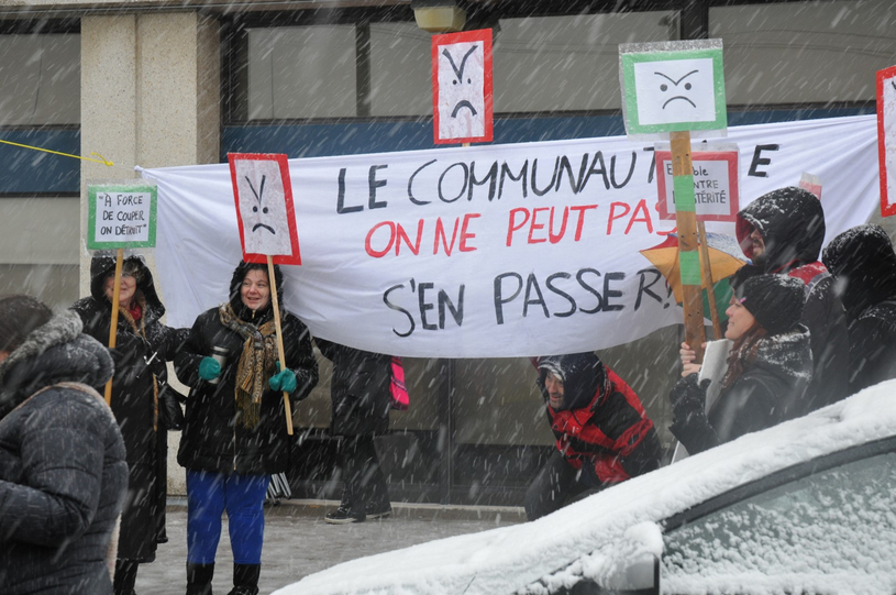 Les organismes communautaires dénoncent l’austérité en fermant leur porte