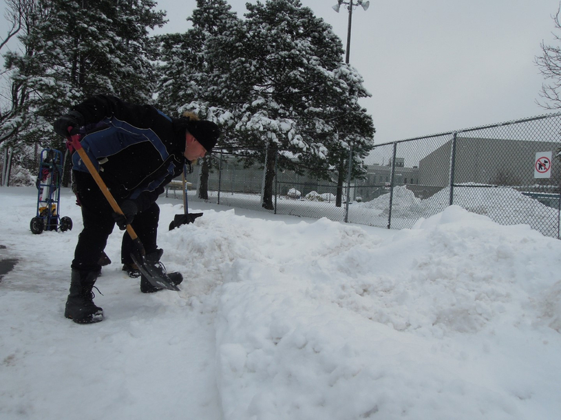 Déneigement par des itinérants : une entreprise pourrait être créée