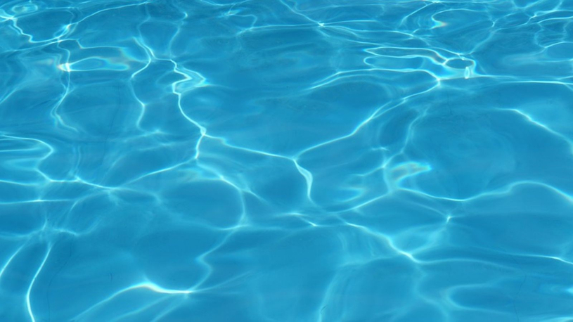 Les piscines publiques sont accessibles sans discrimination  