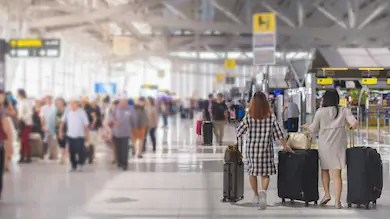 Les restrictions de voyage sont toujours en vigueur