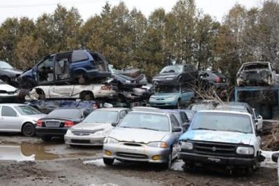 Même arrêtés, certains véhicules polluent