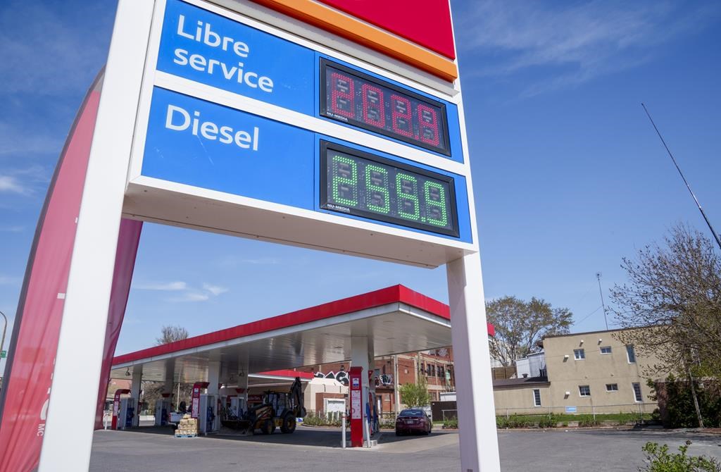 Le PQ propose de bloquer le prix à la pompe à 1,60 $ le litre