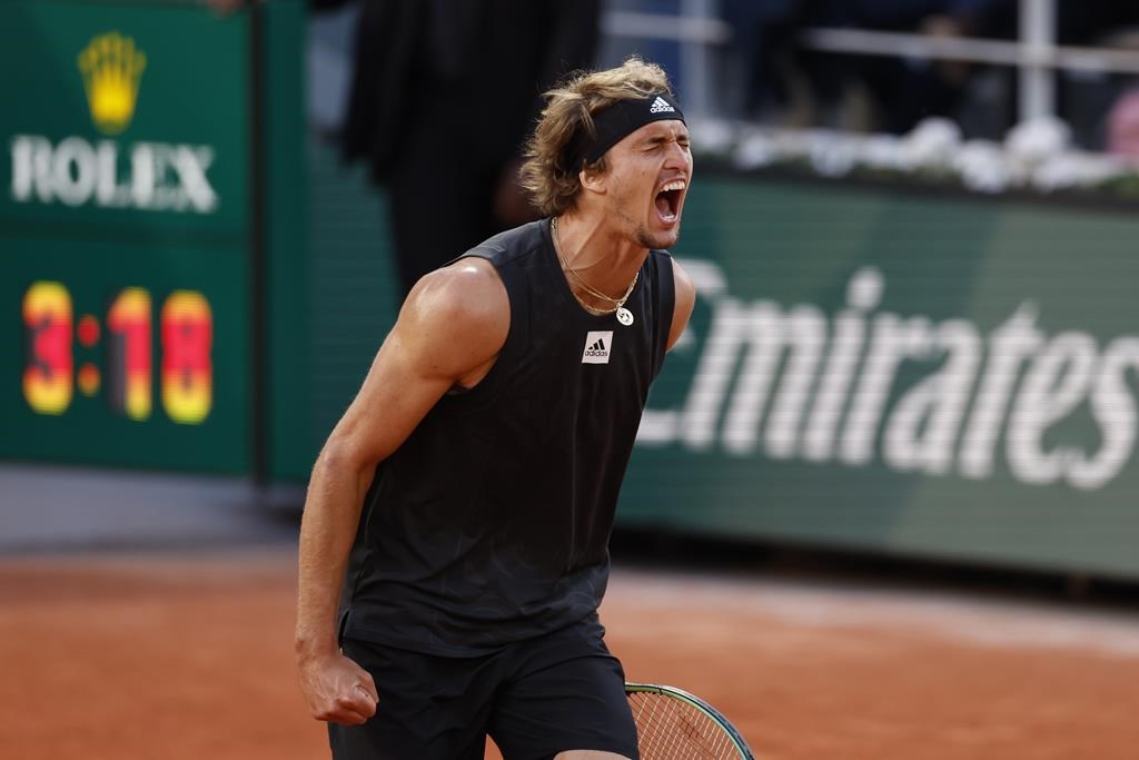 Zverev élimine Alcaraz en quarts de finale des Internationaux de France