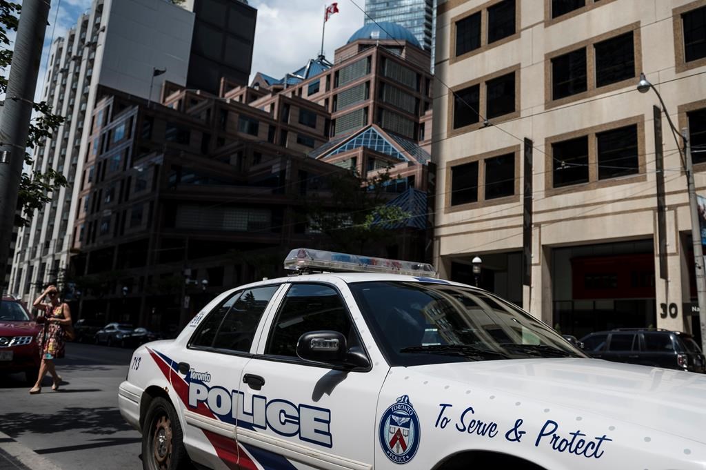 Un homme tué par la police à Toronto jeudi avait une arme à plomb, selon l'UES