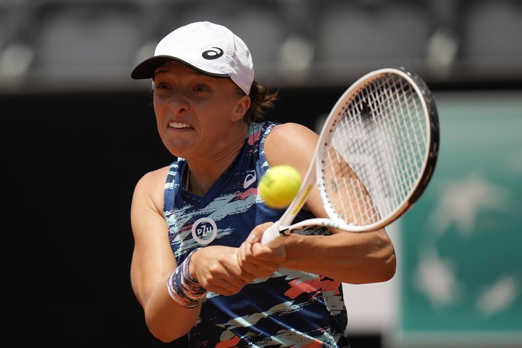 Djokovic et Swiatek triomphent à l'Omnium de tennis de Rome