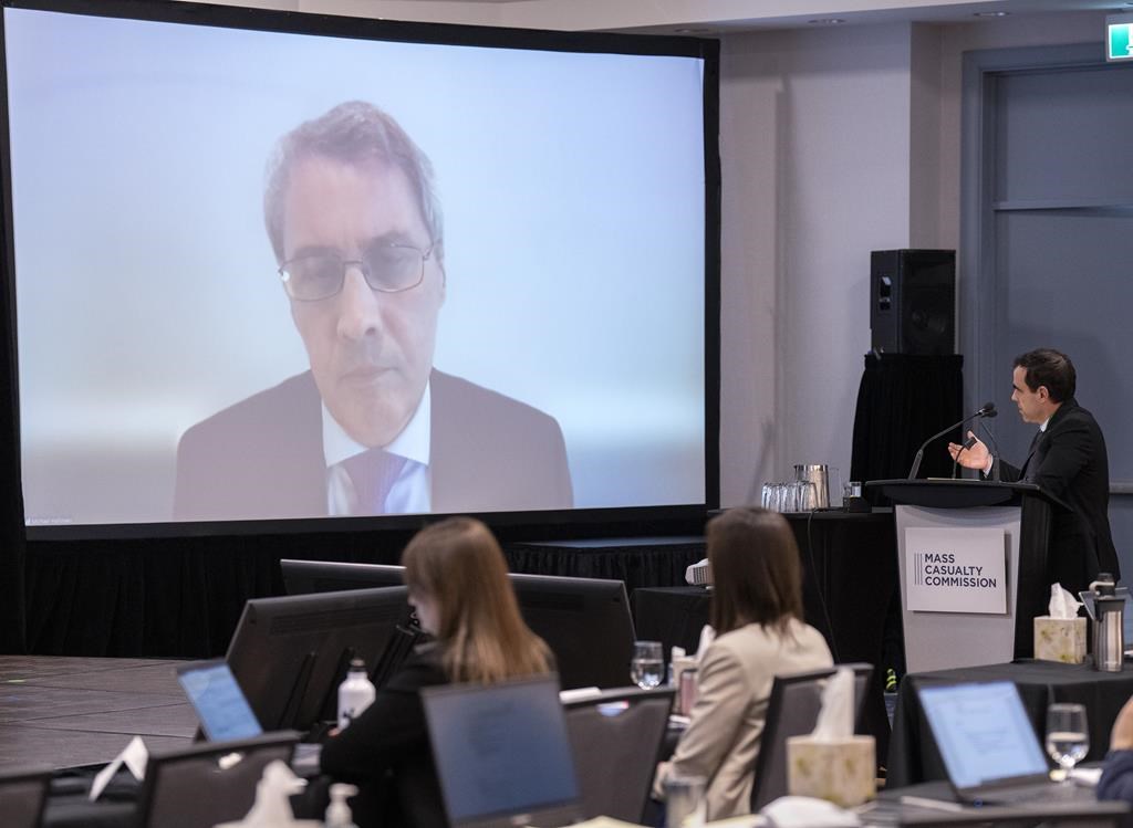 L'enquête sur la tuerie en Nouvelle-Écosse frustre les avocats