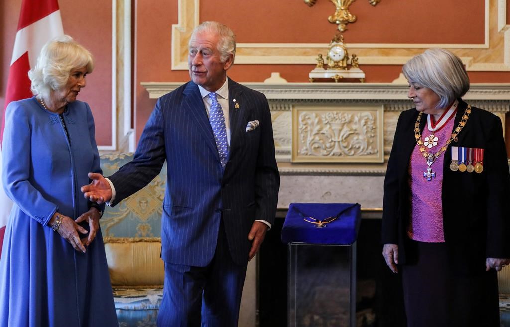 Le prince Charles et la duchesse Camilla visitent l'église ukrainienne d'Ottawa