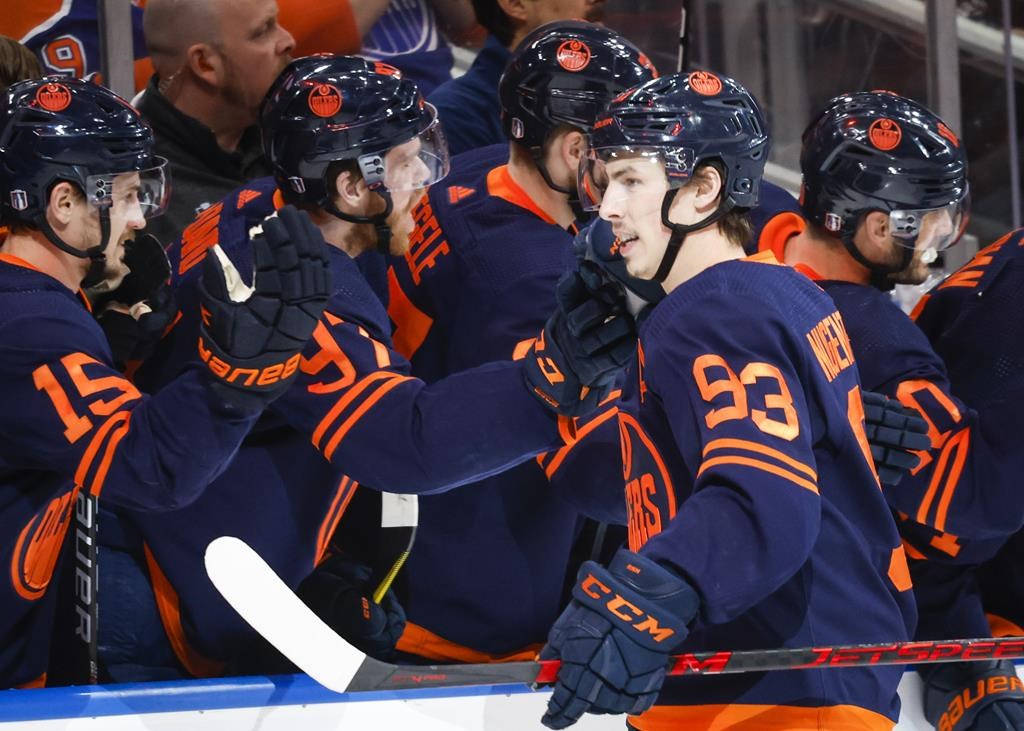 Victorieux 5-3, les Oilers s'approchent à un gain de la finale de l'Ouest