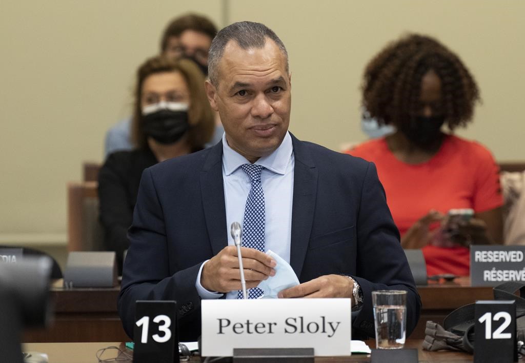 La police n'était pas prête pour le convoi de camionneurs, dit Peter Sloly