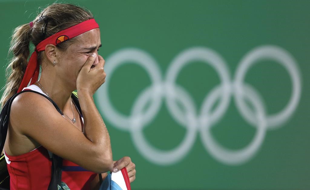 La médaillée d'or olympique de 2016 Monica Puig annonce sa retraite