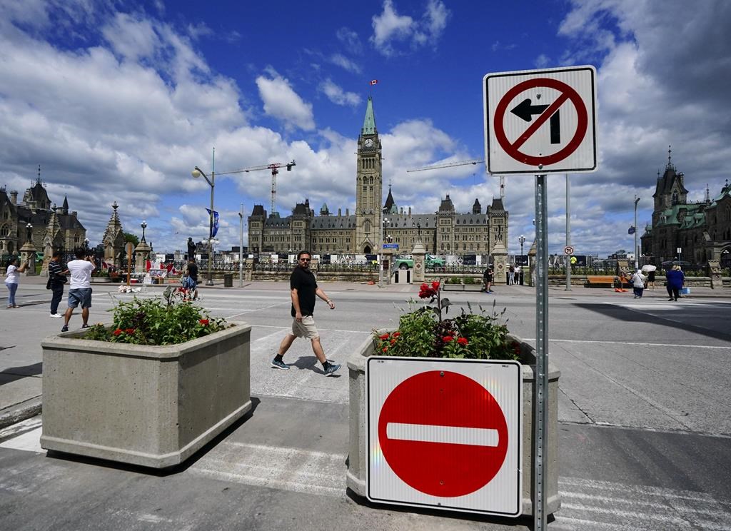 Ottawa: arrivée jeudi d'un militaire anti-vaccin parti à pied de Vancouver