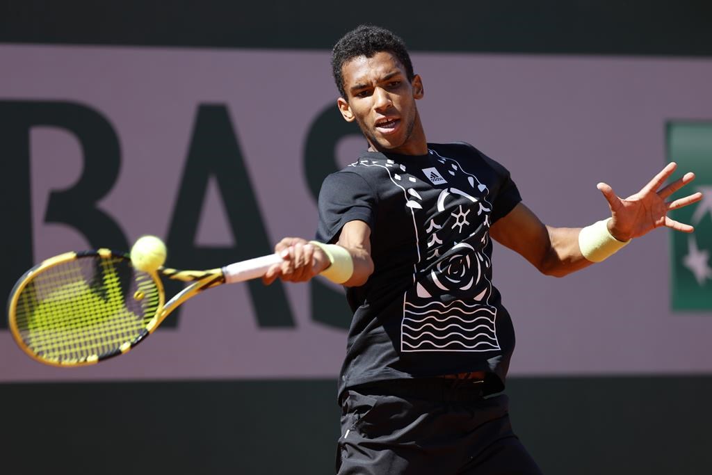 Auger-Aliassime s'assure son billet pour les demi-finales à Bois-le-Duc