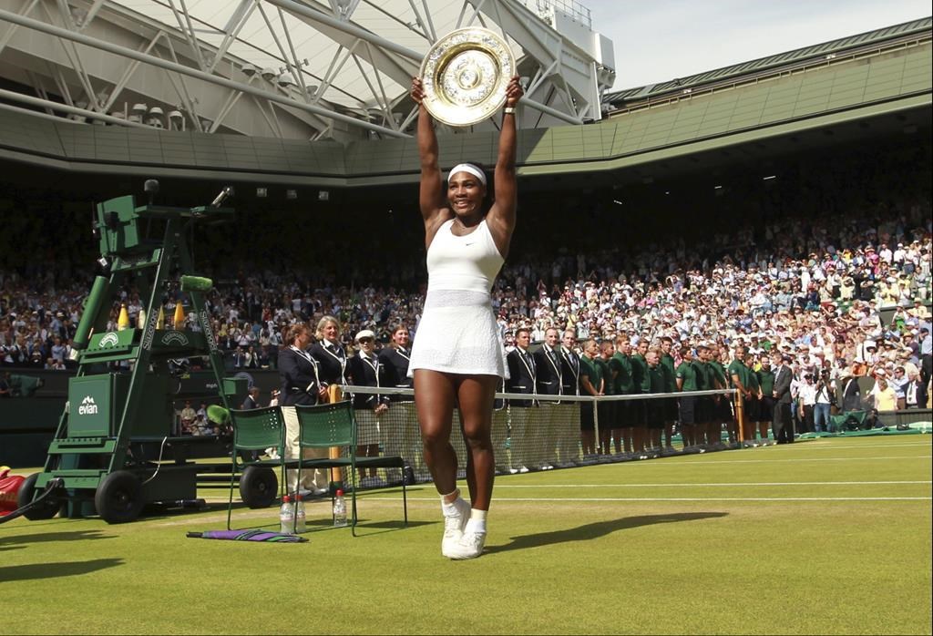 Serena Williams laisse entendre qu'elle jouera à Wimbledon cette année