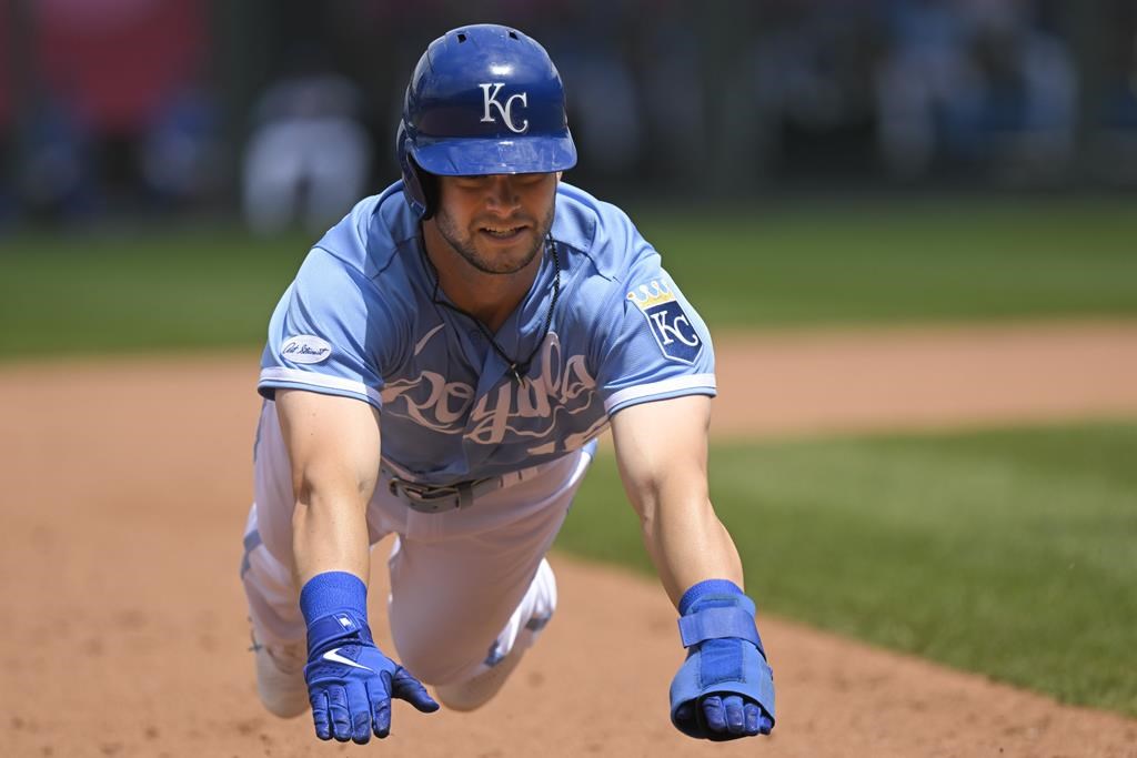 Les Royals gagnent 8-4 et évitent le balayage contre les Jays