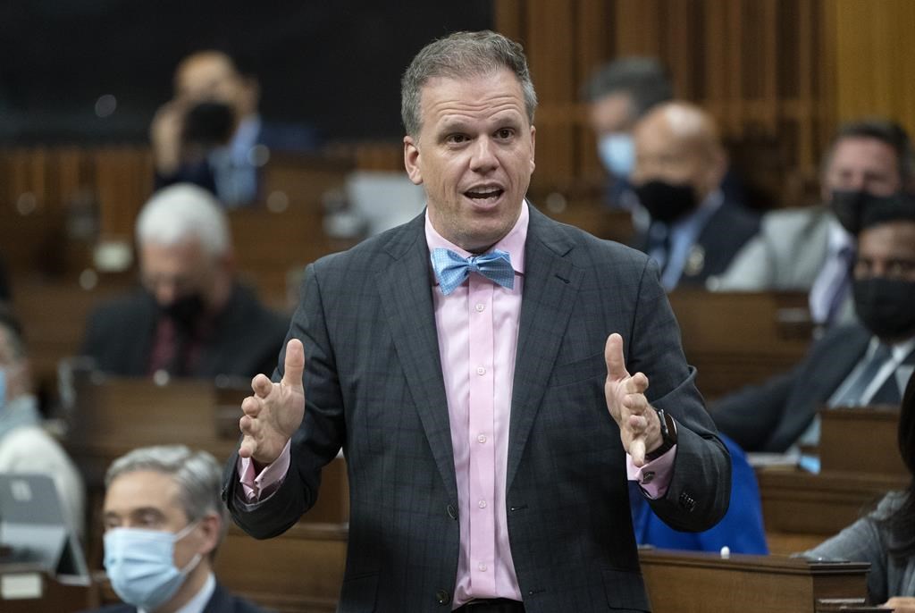 Le passeport vaccinal ne sera plus exigé lundi au Parlement fédéral