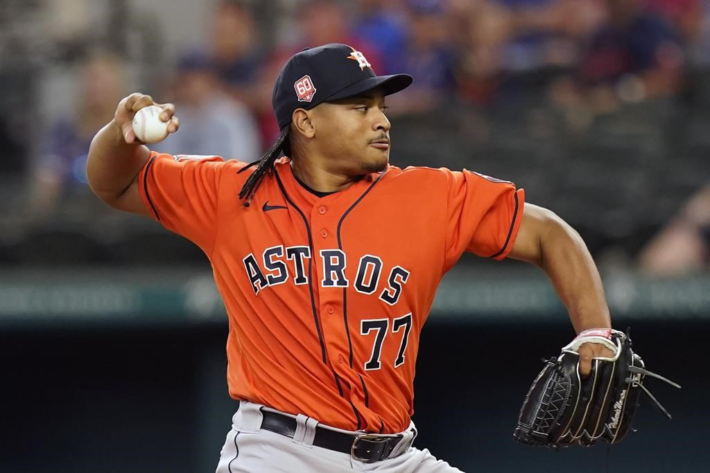 Deux lanceurs des Astros réalisent des «manches immaculées» face aux Rangers
