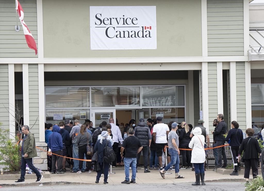 Retards pour délivrer les passeport: création d'un groupe de travail spécial à Ottawa