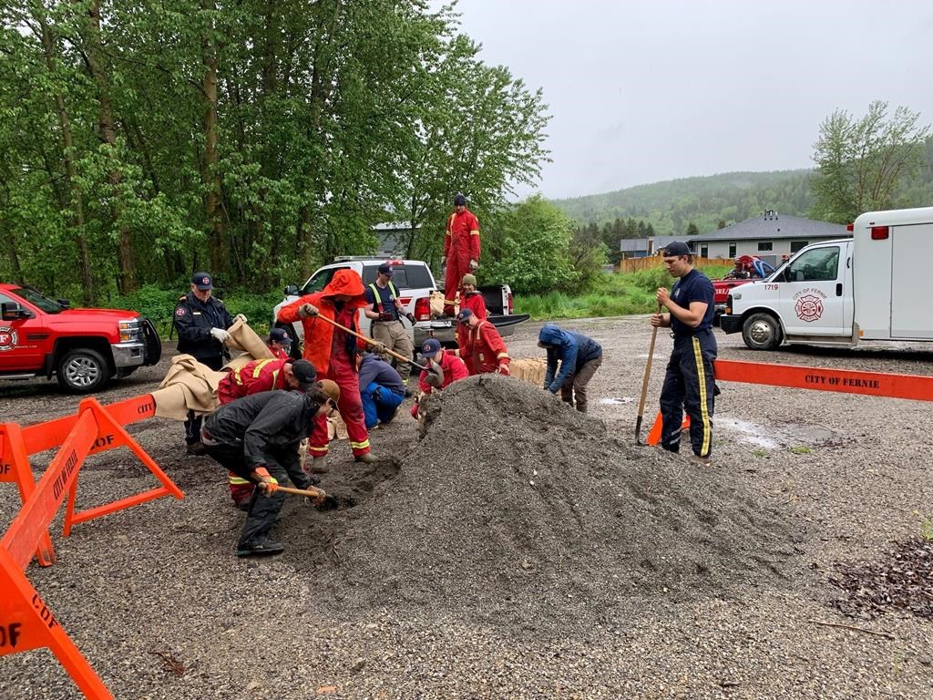 C.-B.: le niveau d'inondation pourrait se prolonger pendant des semaines