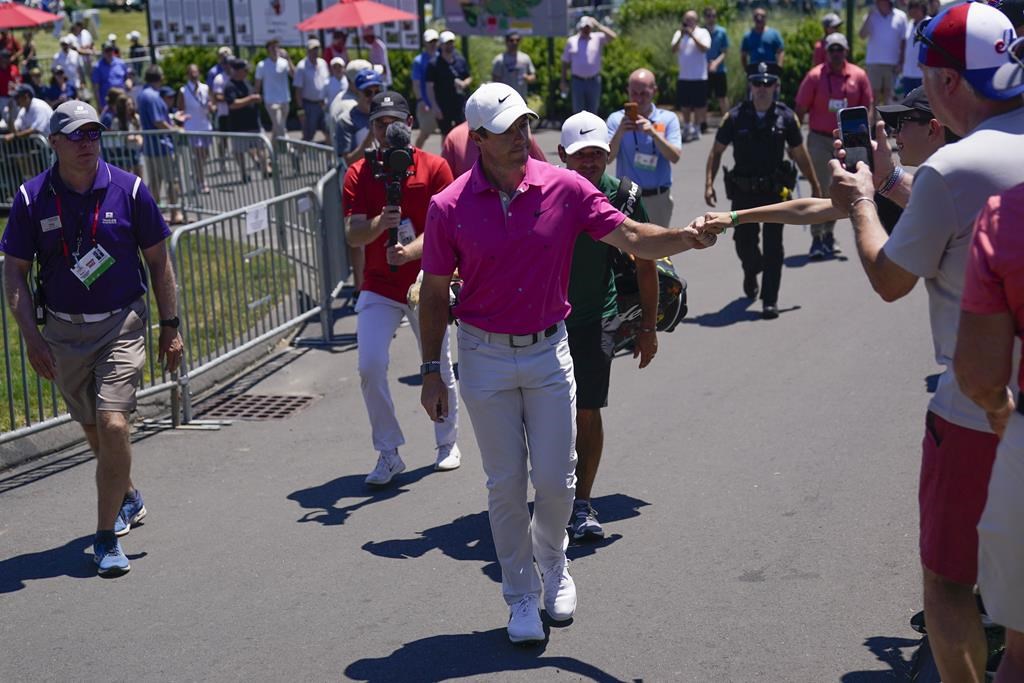 Xander Schauffele se donne une avance d'un coup au Championnat Travelers