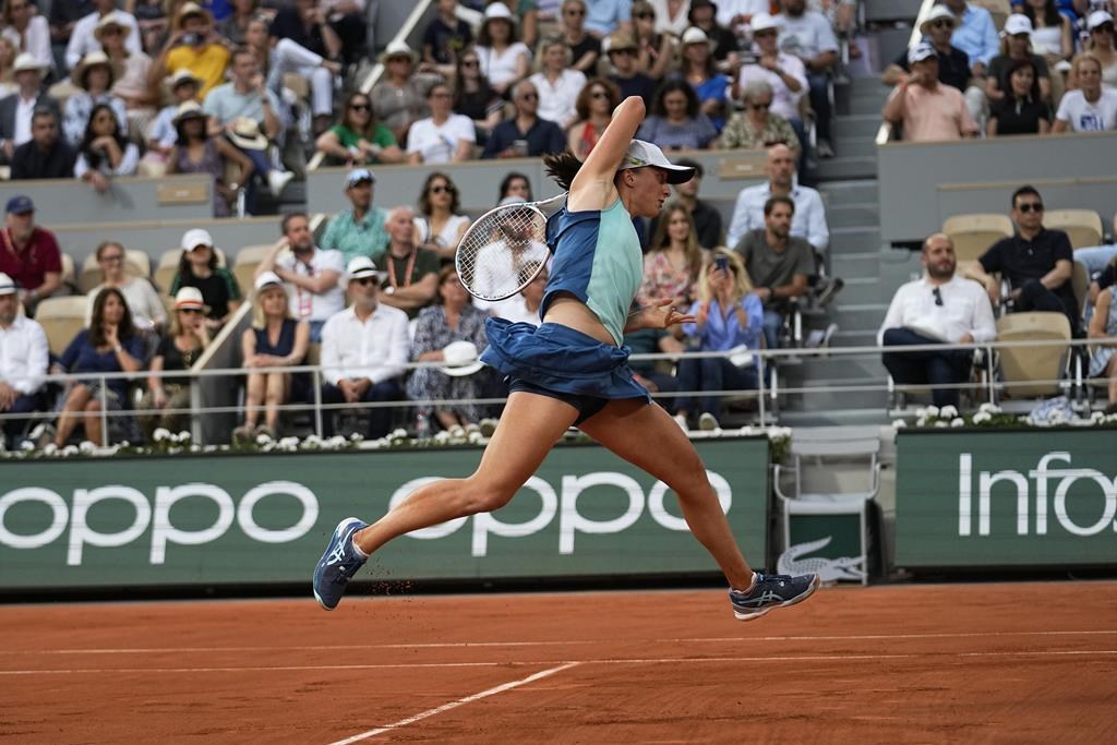 Swiatek ne fait qu'une bouchée de Gauff et remporte Roland-Garros