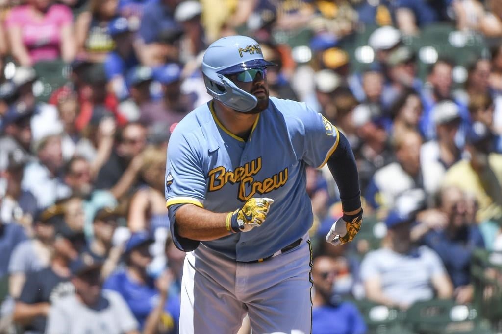 Rowdy Tellez frappe deux circuits et les Brewers défont les Blue Jays 10-3