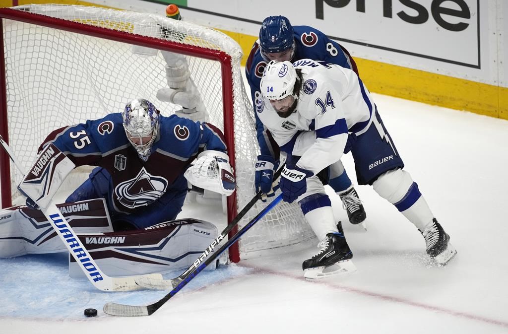 Ondrej Palat permet au Lightning de gagner 3-2 et de résister à l'élimination