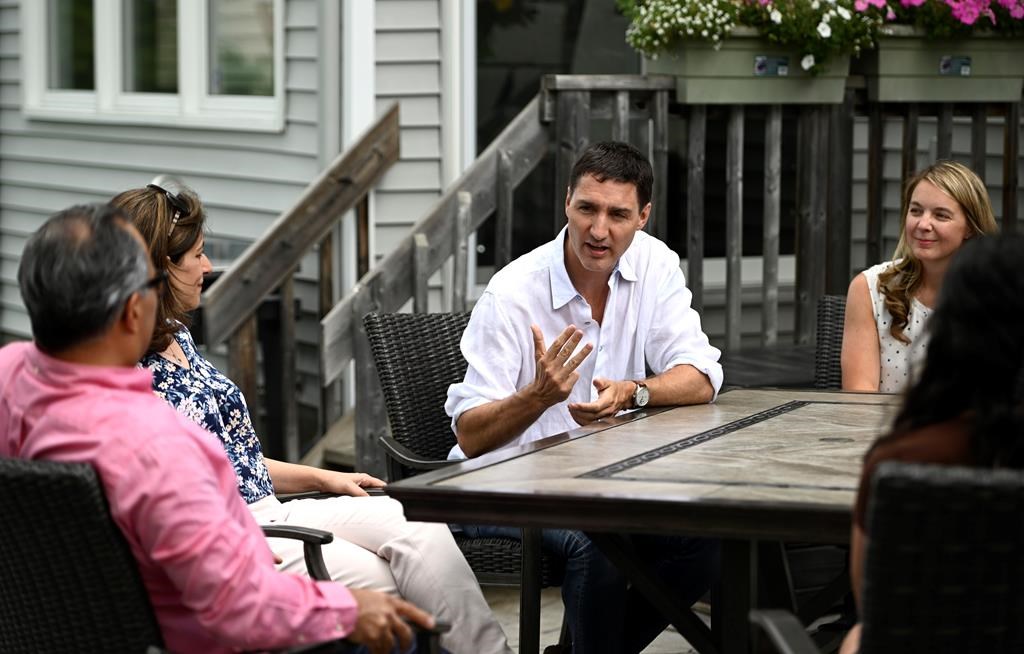 Des Canadiens reçoivent la première remise en argent sur le prix du carbone