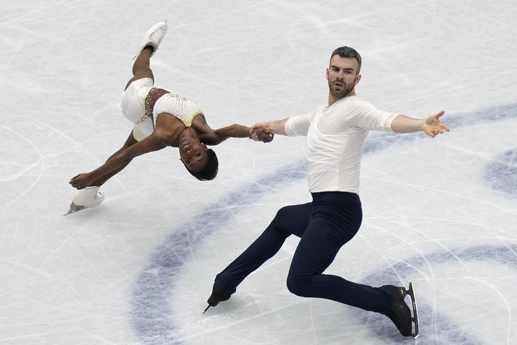 Les patineurs Vanessa James et Eric Radford annoncent leur retraite de la compétition