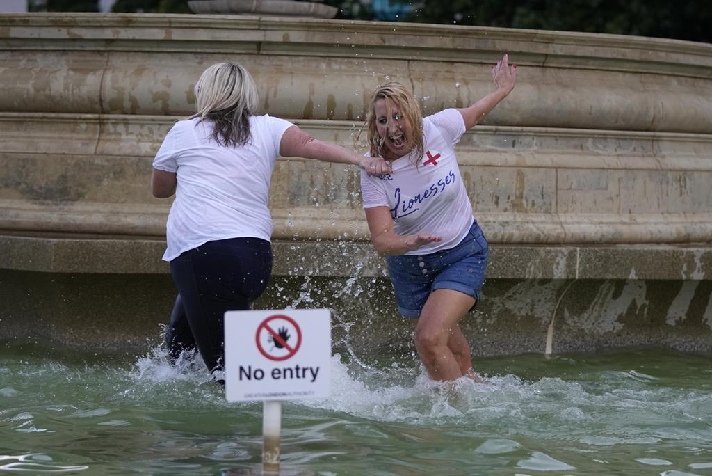 Les Anglais en liesse après le sacre des Lionnes à l'Euro contre l'Allemagne