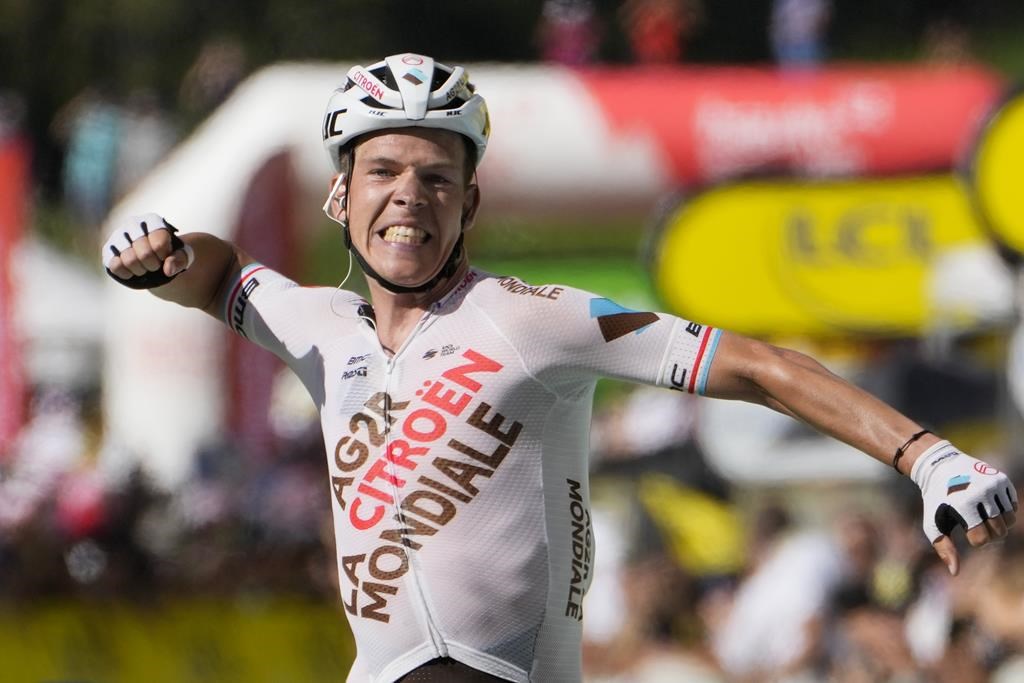 Jungels gagne une première étape; Pogacar mène toujours le tour