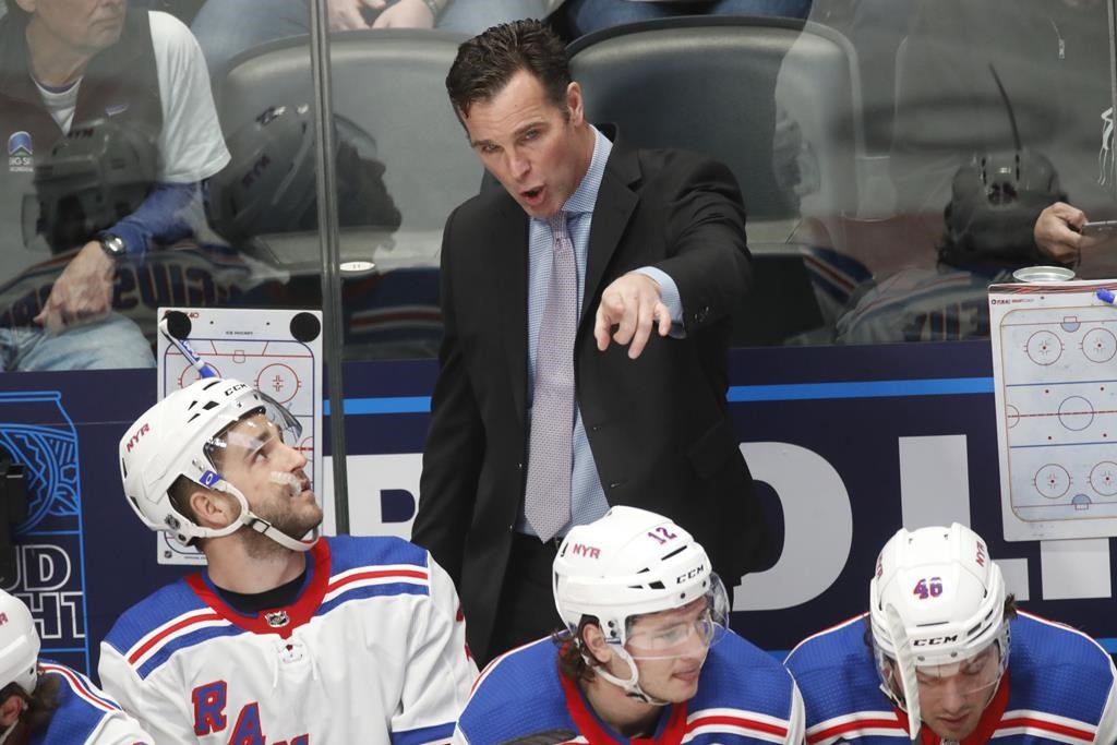 Les Sharks de San José se tournent vers David Quinn pour le poste d'entraîneur-chef